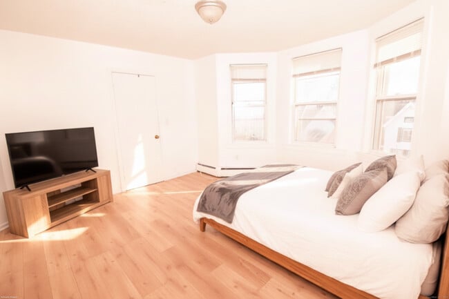 Photo - 117 Lamberton St