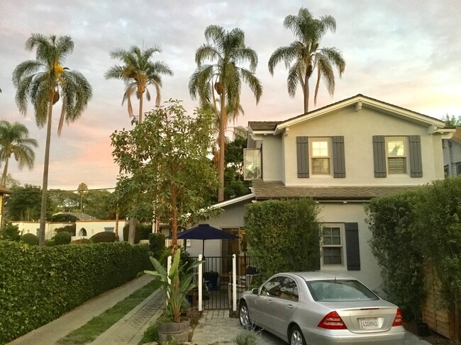 Building Photo - 226 W De La Guerra St Unit A