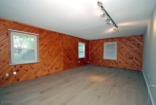 Photo - 25 Hughes Rd