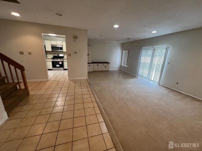 Photo - 89 Gate House Ln