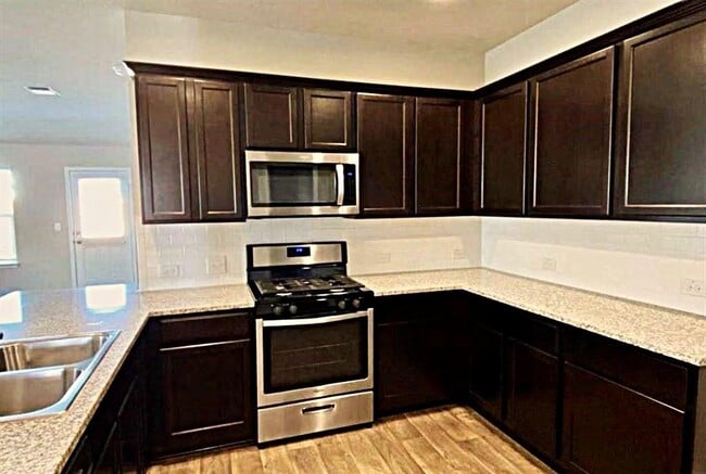 Photo - 610 Quarton Dr