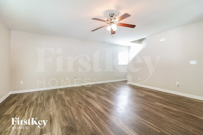 Photo - 310 Sawyer Ln