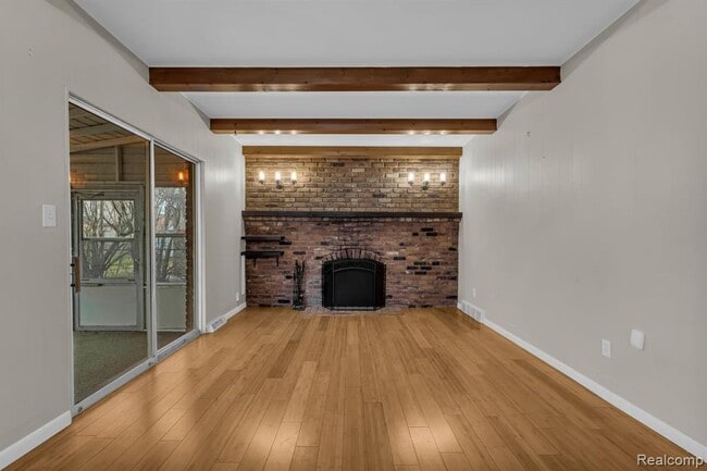 Photo - 17471 Evans St