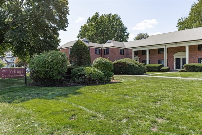 Building Photo - 356 Lexington St