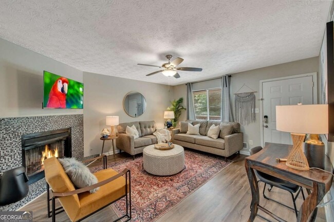 Photo - 4375 Coopers Creek Dr SE