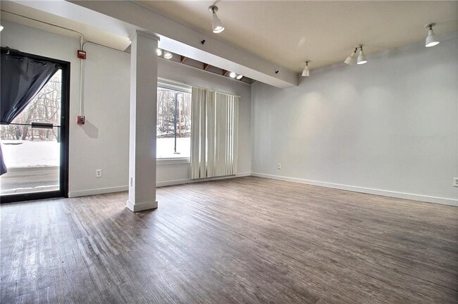 Building Photo - 55 Beach St Unit 16