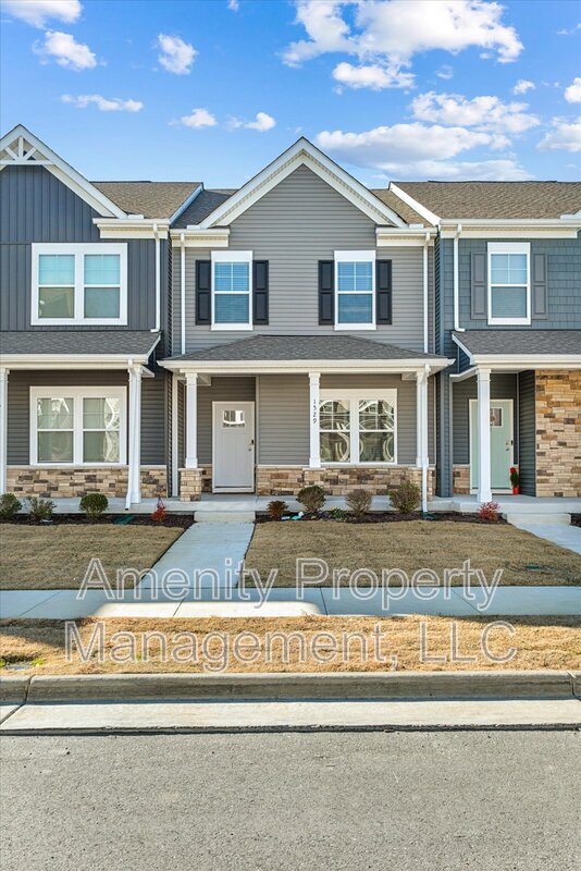 Photo - 1529 Stanford Ln