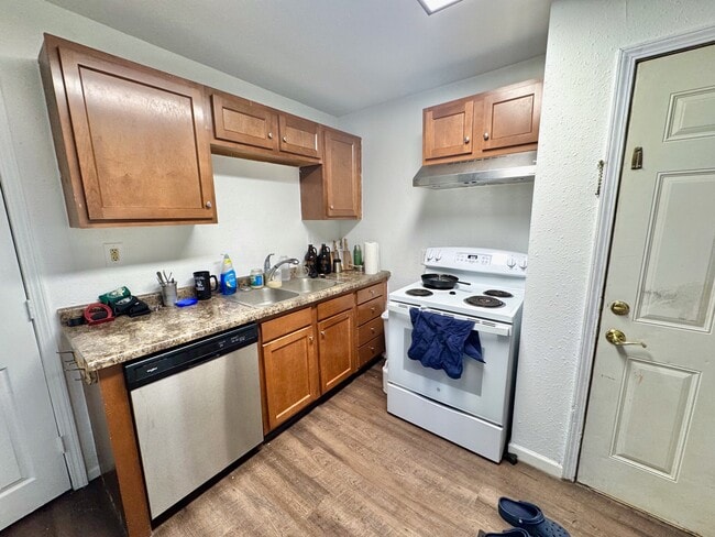 Photo - 727 1/2 3rd St N