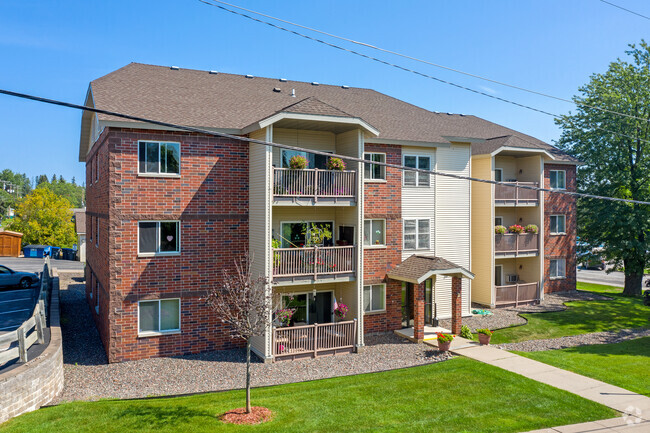 Lakeside Apartments - Lakeside Apartments