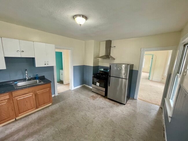 735 Belmont Ave Unit 2