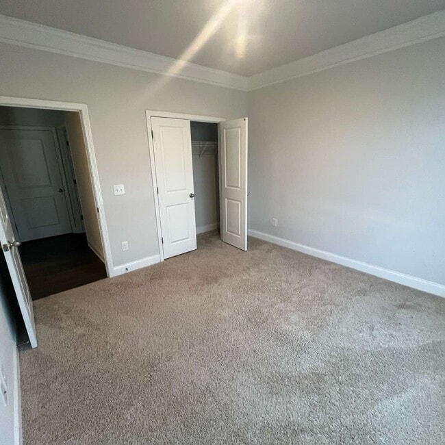 Photo - 106 Brody Way