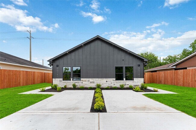 Building Photo - 9514 Ashville Dr Rental