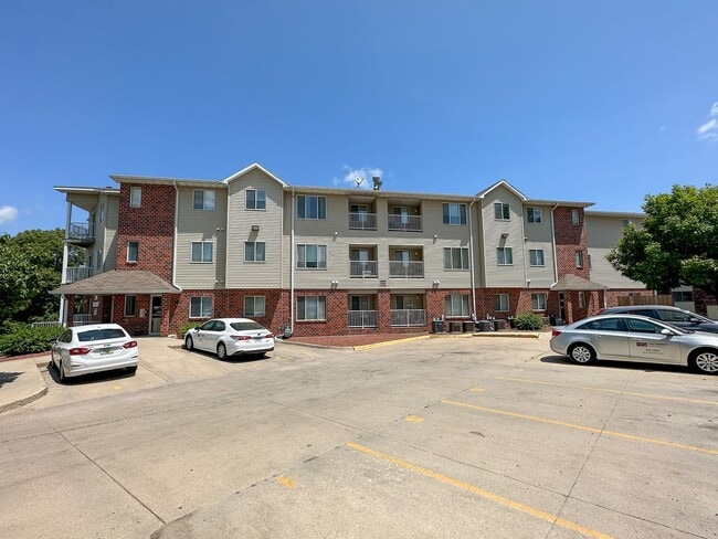 258 N. Hyland