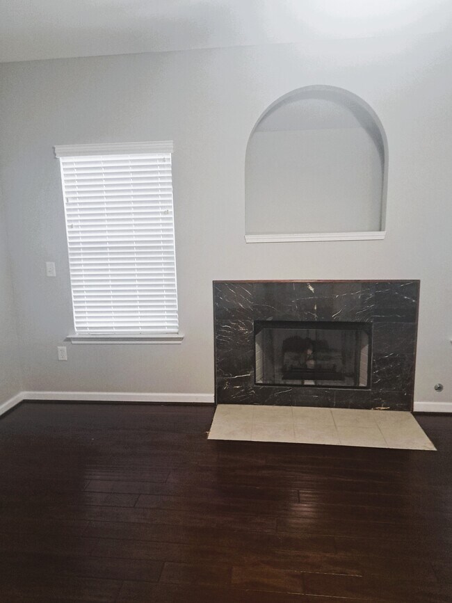 Photo - 265 Oxmoor Pl
