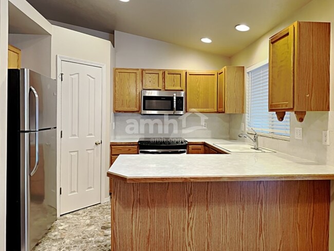 Photo - 37 Boardwalk Way