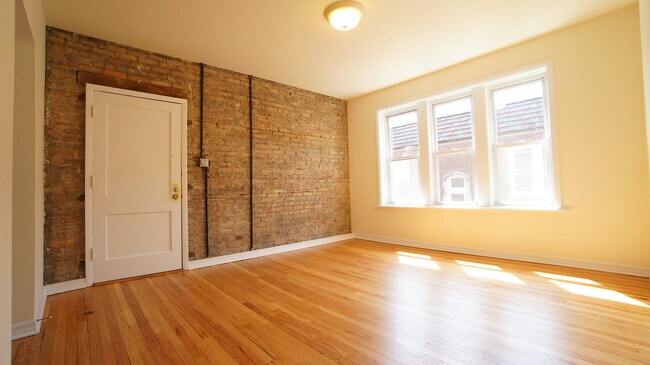 Photo - 3008 N Whipple St