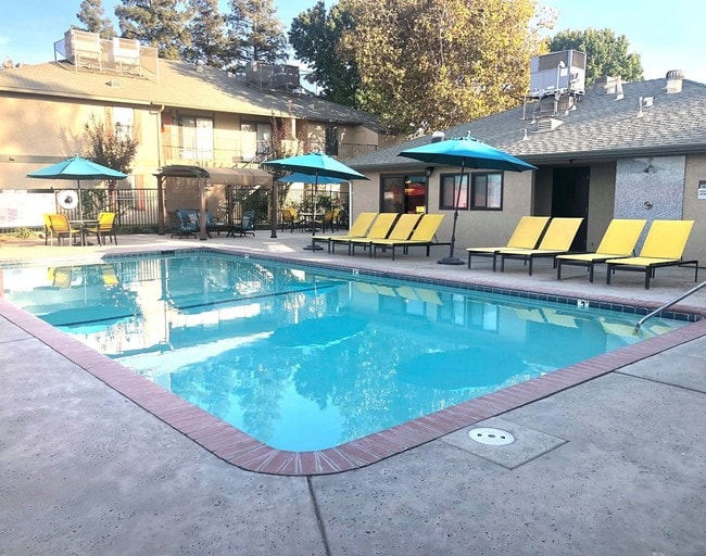 Kingsburg Villas