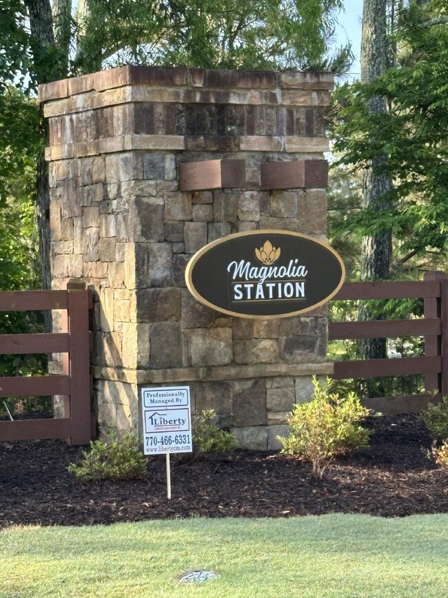 Photo - LIKE NEW, 3 bed 2 bath Townhome in Lula!