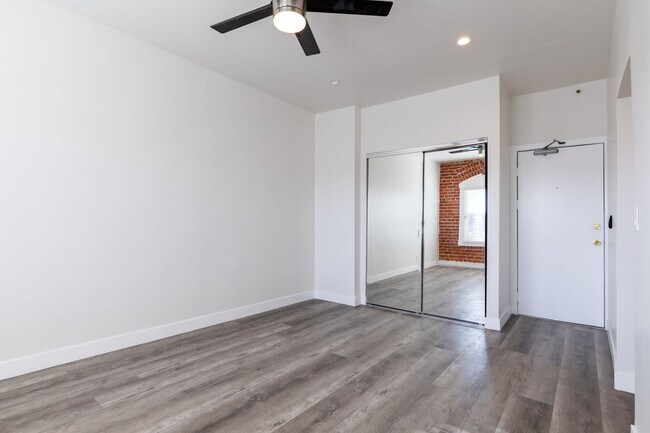 Cozy & Contemporary Studio in Koreatown