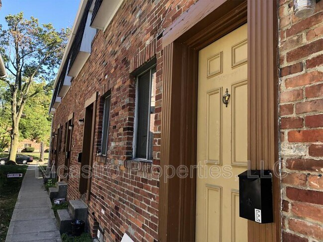 Photo - 215 E Lane Ave