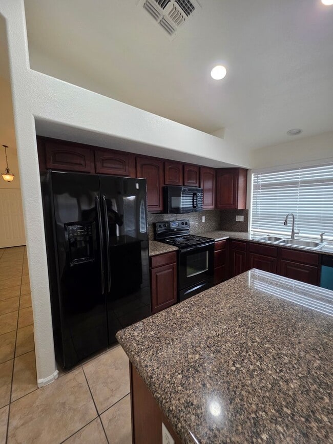 Photo - Single Story Large 4 bedroom- Maricopa