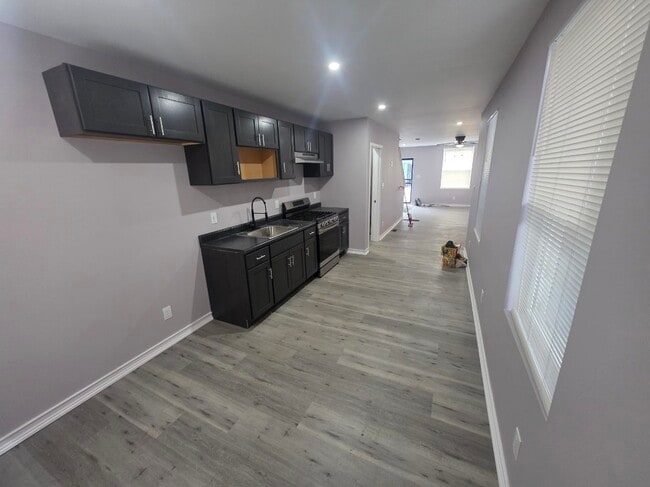 Photo - 2910 N Taylor St