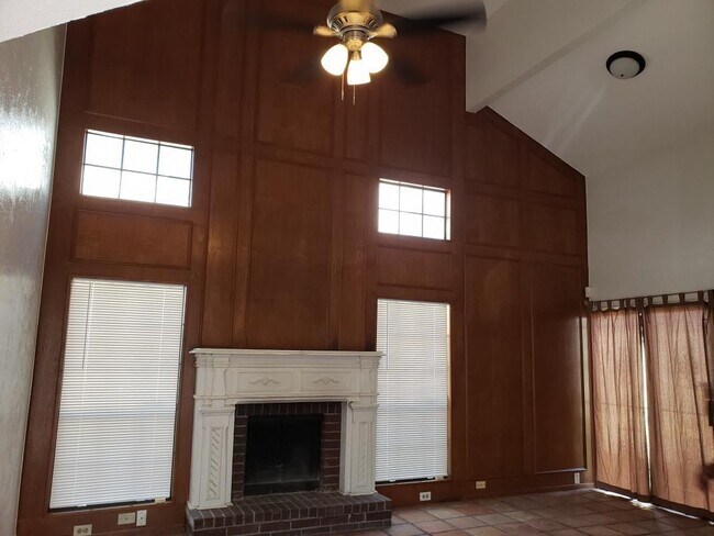 Photo - 6 Regency Ln