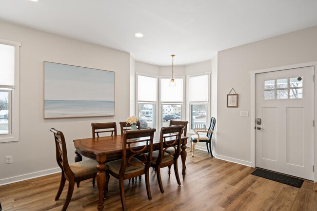 Photo - 80 W Geneva St