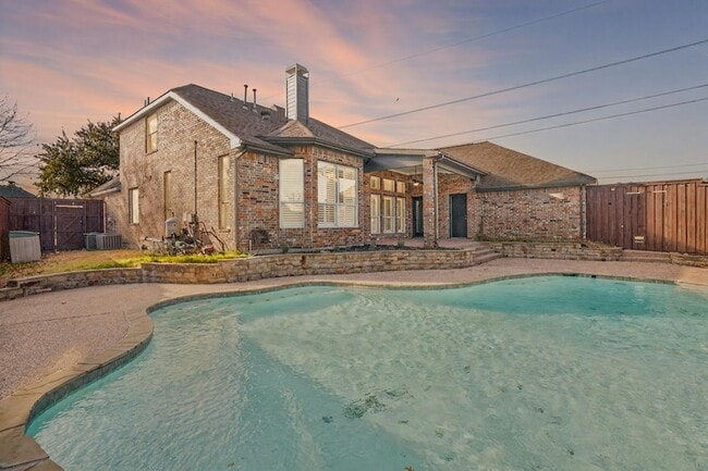 Photo - 684 Hollow Cir