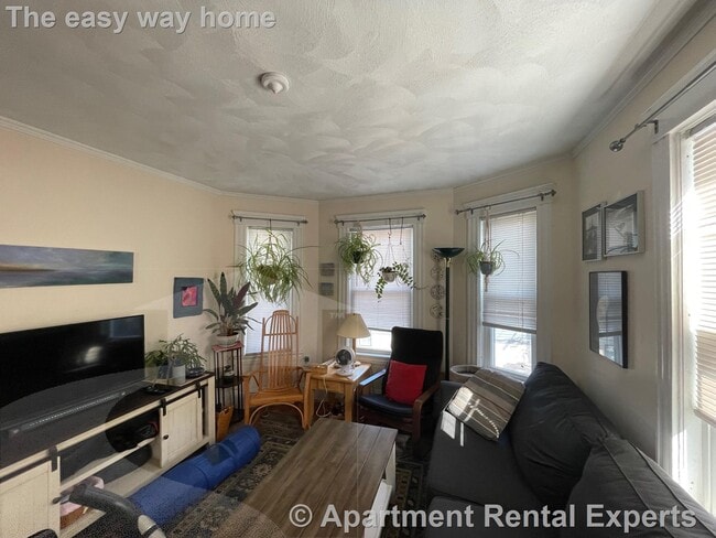 Photo - 11-15 Orrin St Unit #2 Unidad #2