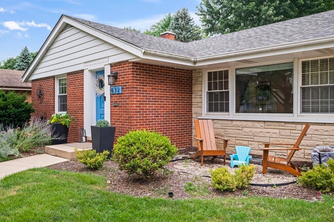 Photo - 632 N Hickory Ave