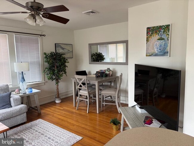 Photo - 404 Delsea Dr N
