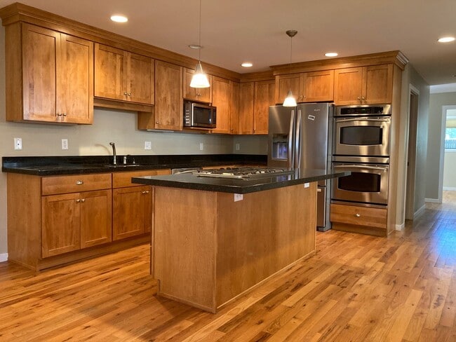 Photo - 3BR/3BA with FP, fenced front yard, lots of beautiful upgrades!