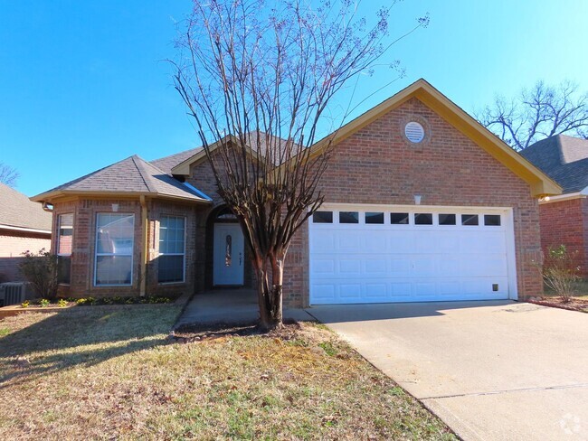 Building Photo - Tyler - Gorgeous 3 Bedroom, 2 Bath Home in...