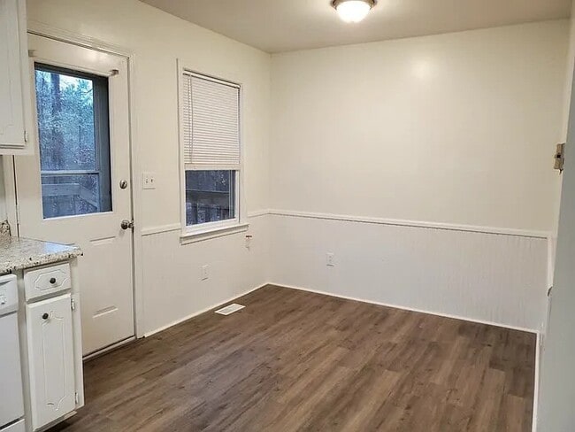 Photo - 217 Wynn Way