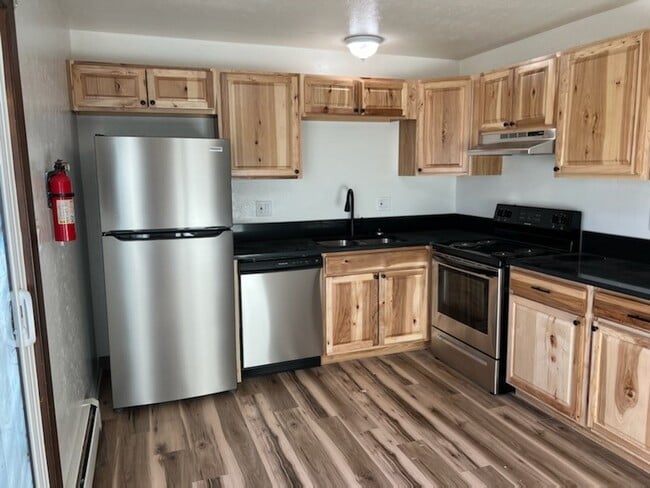 Photo - 1324 Balsam Ave