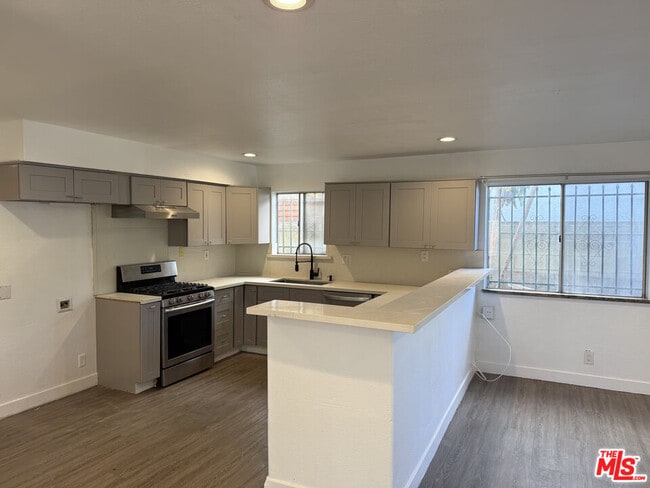 Photo - 1505 S Dunsmuir Ave