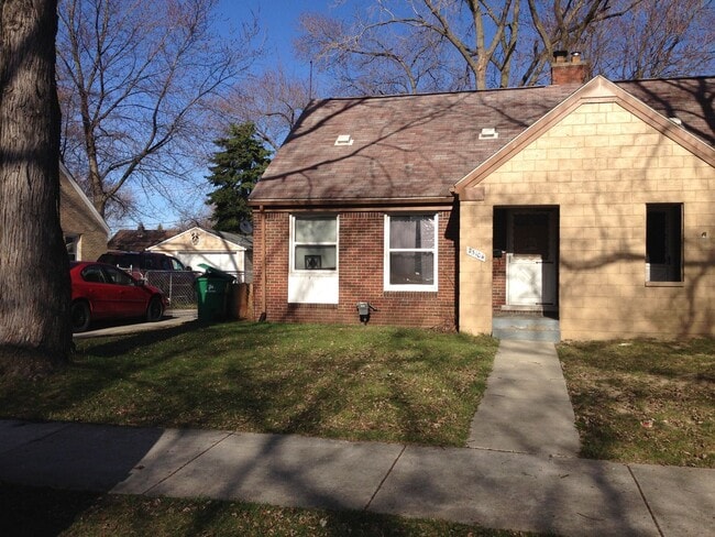 Building Photo - 23104 Brittany Ave