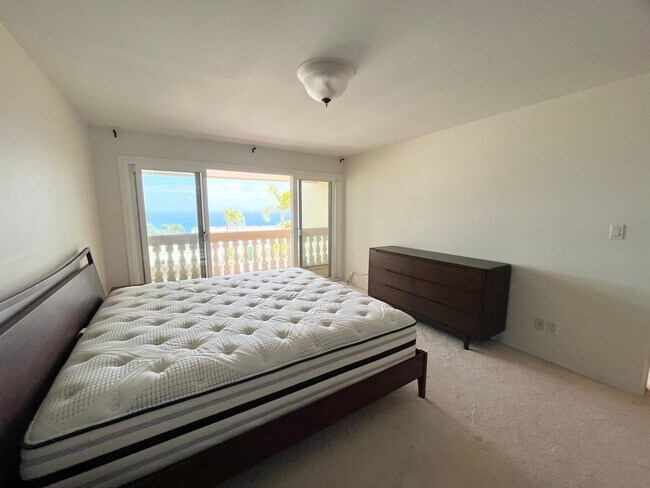 Photo - 619 Puuikena Dr Unidad Downstairs