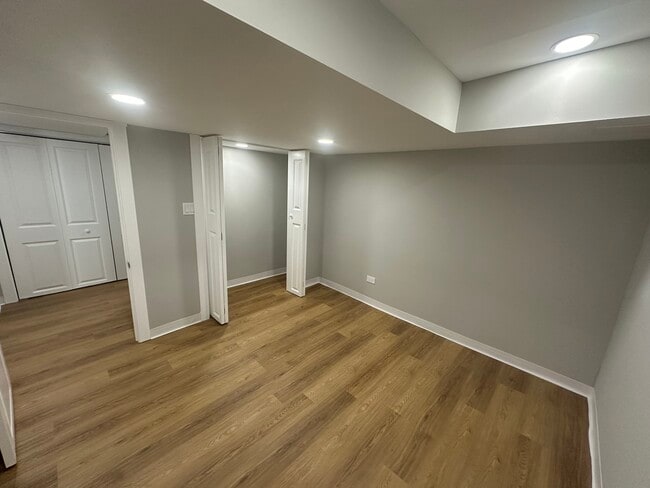Photo - 867 E Pershing Rd