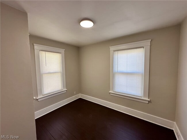 Photo - 484 Homer Ave