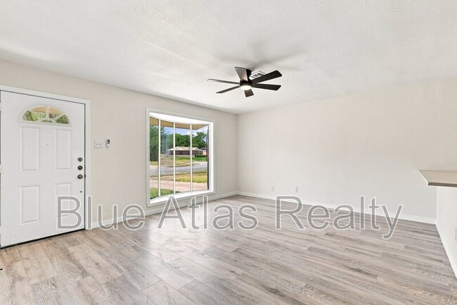 Photo - 6008 Golden Gate Dr