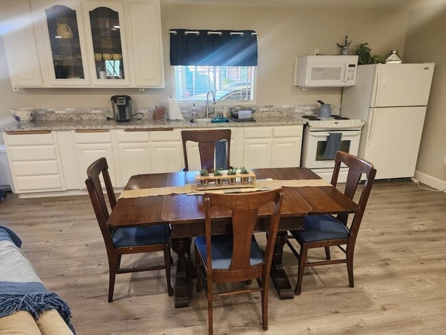 Photo - Beautiful Lower Level Studio apartment loc...