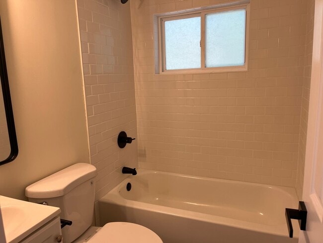 Photo - 2 Bed 1 Bath Duplex