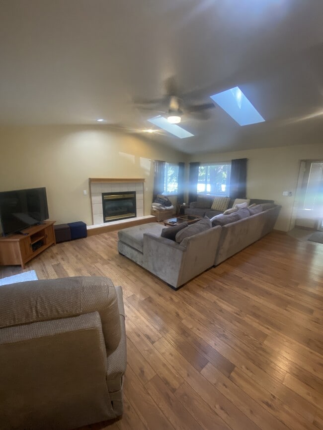 Photo - 1728 Mohican Dr