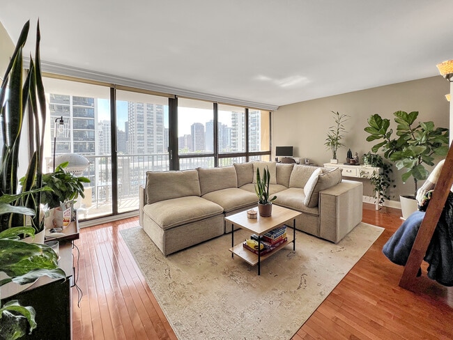 Photo - 1540 N La Salle Dr Unit 1001