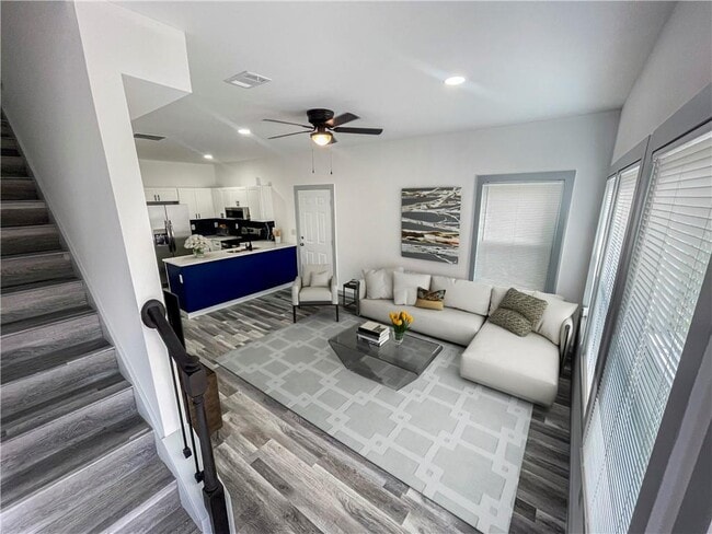 Photo - 215 Anderson Ave NW