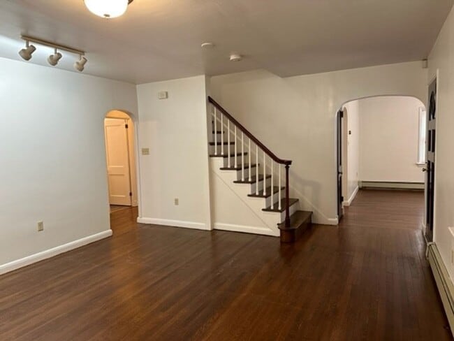 Photo - 704 Hogestown Rd