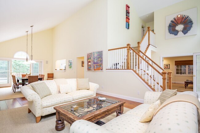 Photo - 16 Cedar Trail