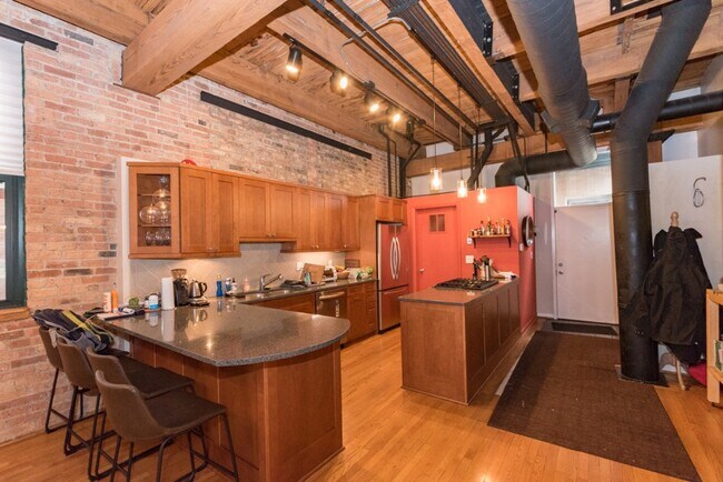 Photo - 1737 N Paulina St Unit 306
